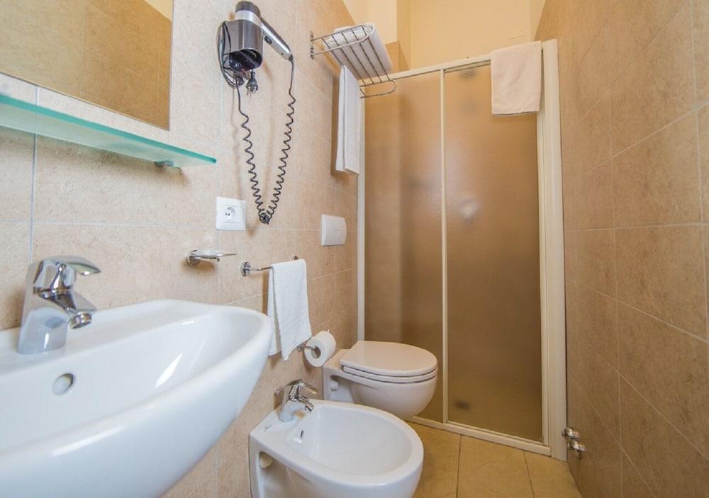 Mediterraneo Hotel & Suites Cattolica Kültér fotó