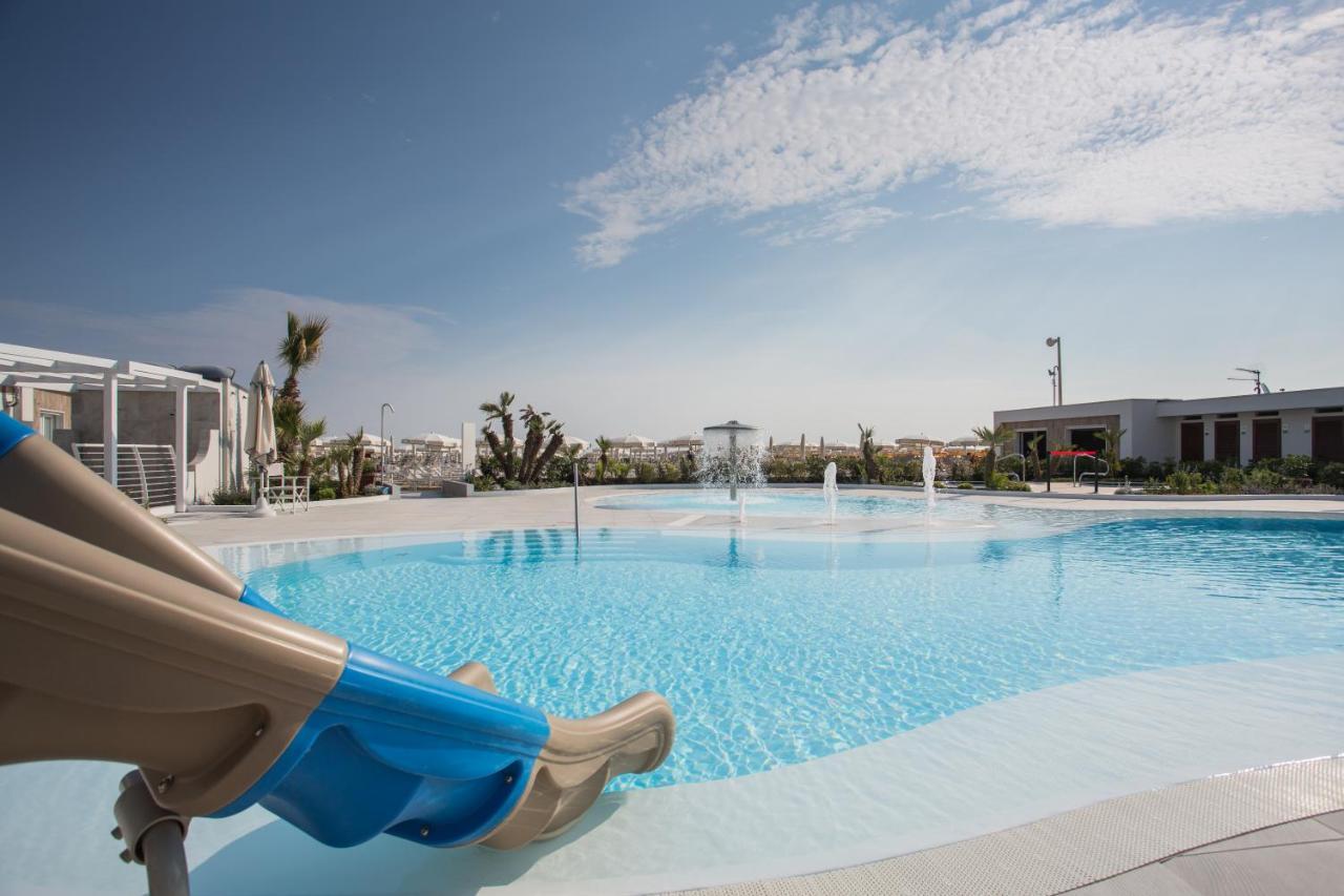 Mediterraneo Hotel & Suites Cattolica Kültér fotó