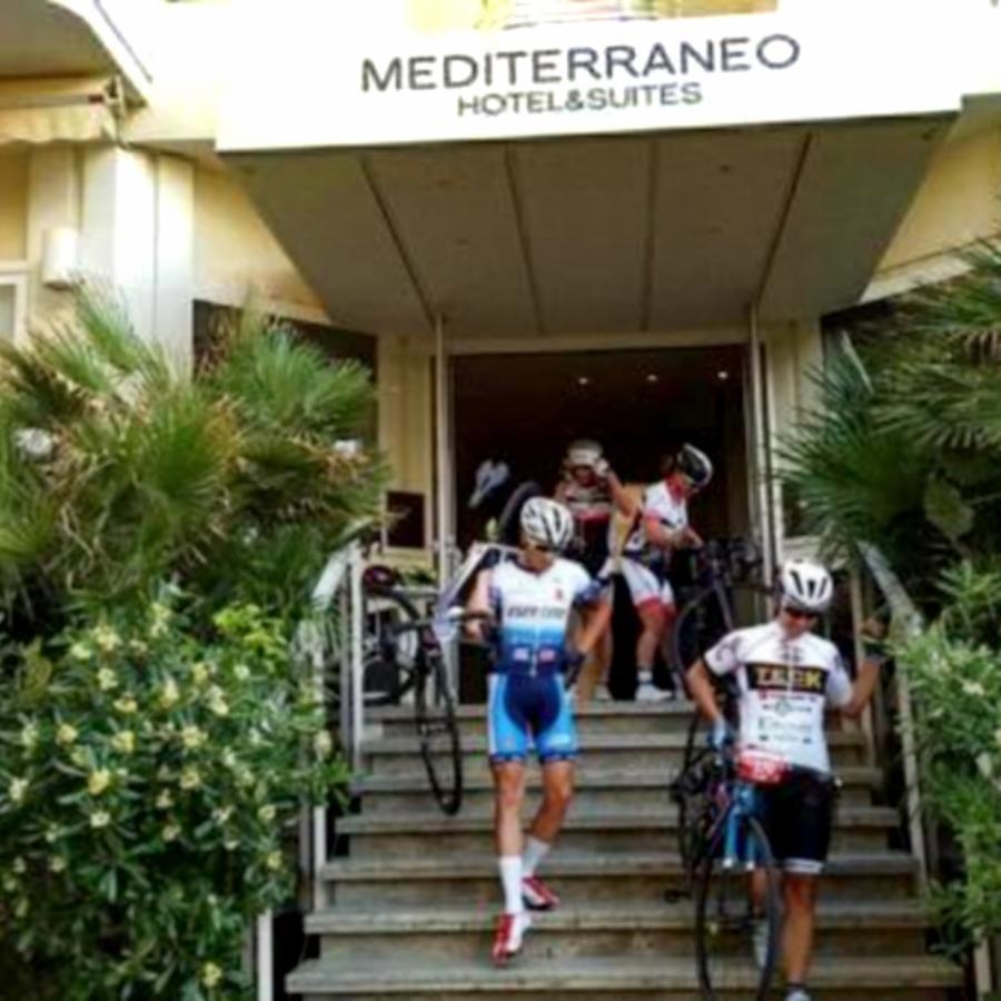 Mediterraneo Hotel & Suites Cattolica Kültér fotó