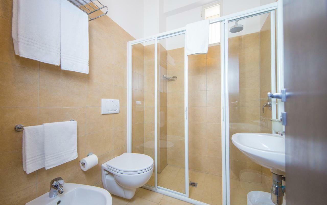 Mediterraneo Hotel & Suites Cattolica Kültér fotó