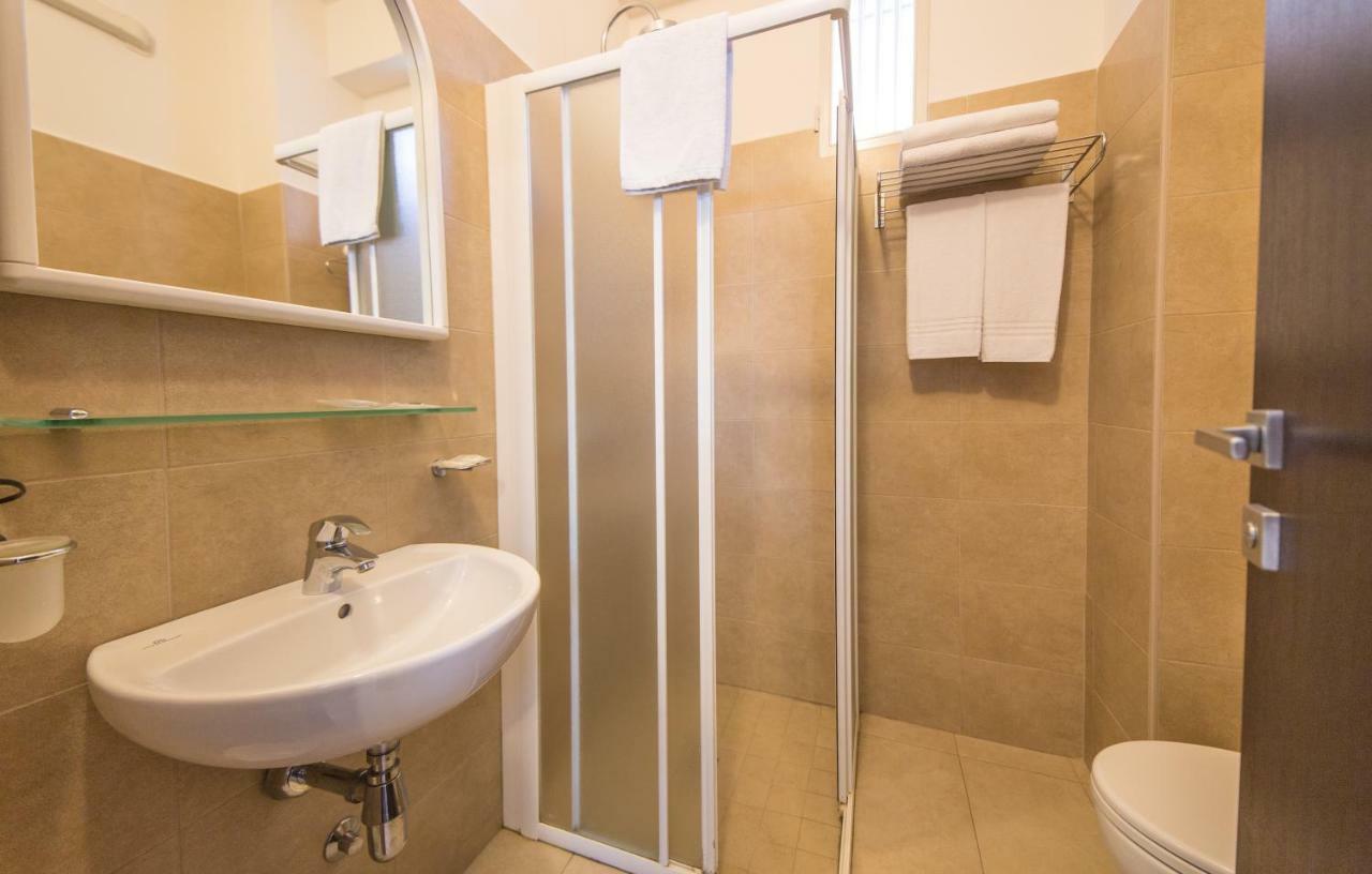 Mediterraneo Hotel & Suites Cattolica Kültér fotó
