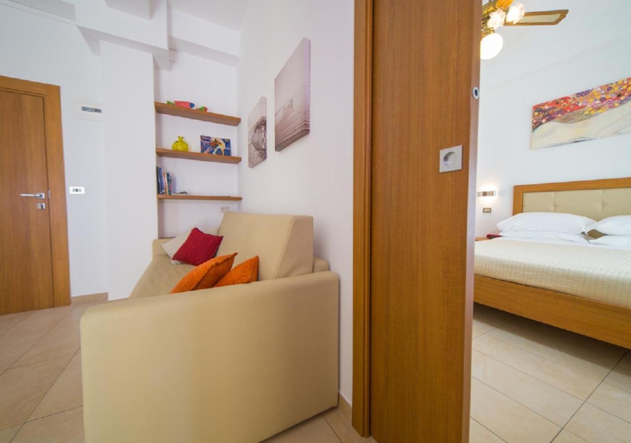 Mediterraneo Hotel & Suites Cattolica Kültér fotó