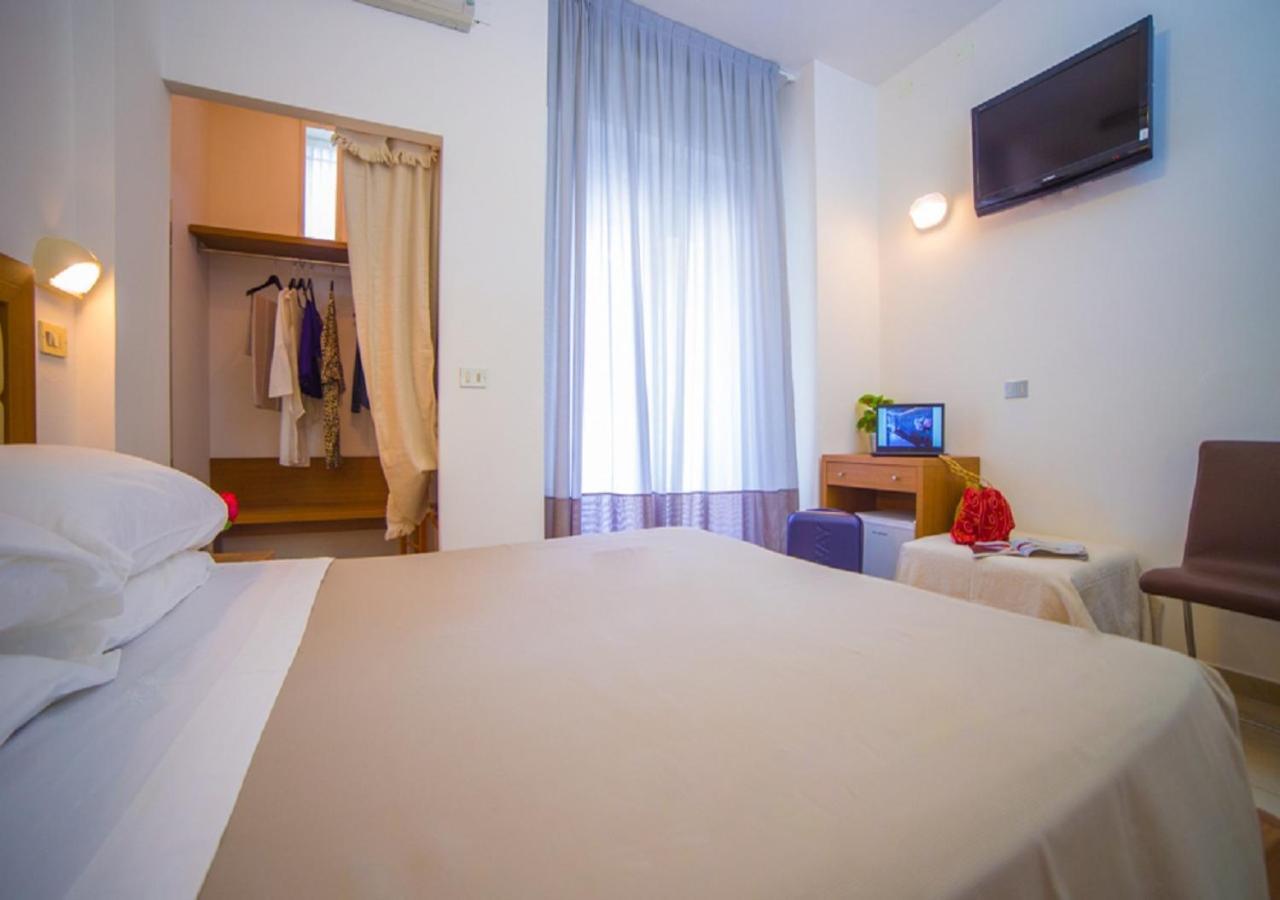 Mediterraneo Hotel & Suites Cattolica Kültér fotó